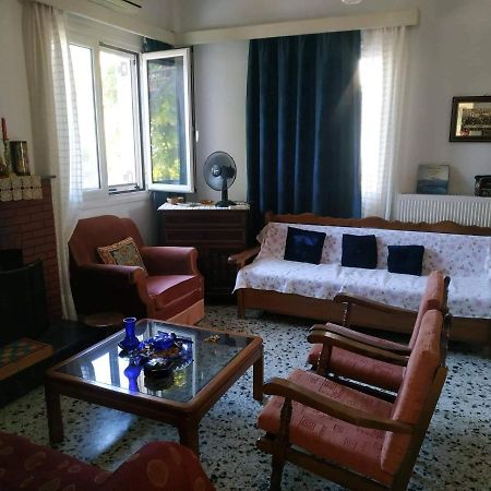 Vacation House Dionysia Villa Aígion Ngoại thất bức ảnh