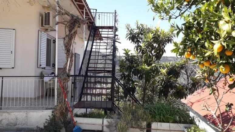 Vacation House Dionysia Villa Aígion Ngoại thất bức ảnh