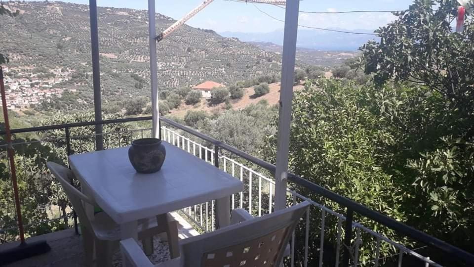 Vacation House Dionysia Villa Aígion Ngoại thất bức ảnh