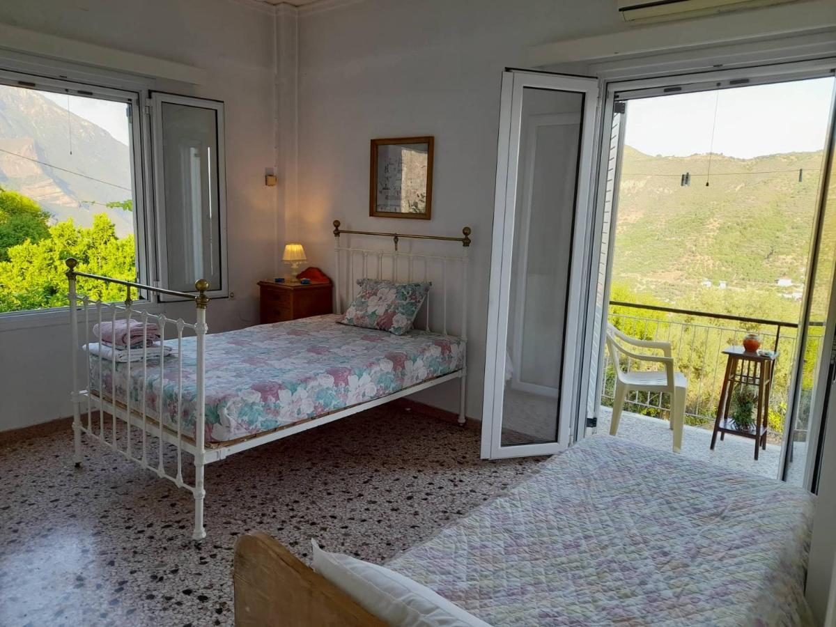 Vacation House Dionysia Villa Aígion Ngoại thất bức ảnh